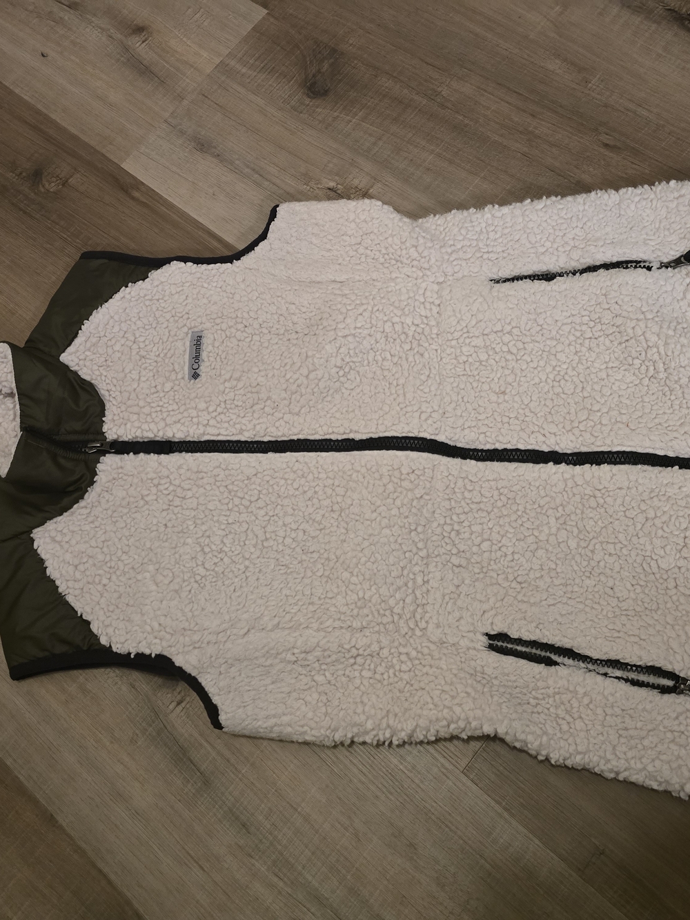 Columbia Women’s Cream Sherpa Fleece Vest